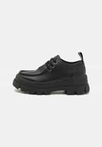 shoes clothing item image